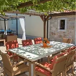 Domaine Vinodolsun Zwei Villen, Ein Grundstueck Und Platz Fuer Bis Zu 18 Personen *