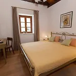 Domaine Vinodolsun Zwei Villen, Ein Grundstueck Und Platz Fuer Bis Zu 18 Personen Villa Bribir (Primorje-Gorski Kotar)