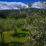 Domaine Vinodolsun Zwei Villen, Ein Grundstueck Und Platz Fuer Bis Zu 18 Personen Bribir (Primorje-Gorski Kotar)