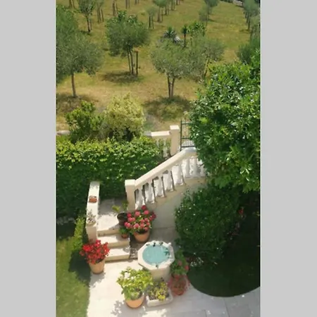 Domaine Vinodolsun Zwei Villen, Ein Grundstueck Und Platz Fuer Bis Zu 20 Personen Vila Bribir (Primorje-Gorski Kotar)