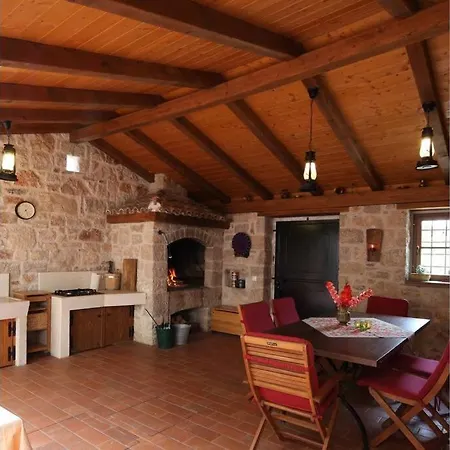 Vila Domaine Vinodolsun Zwei Villen, Ein Grundstueck Und Platz Fuer Bis Zu 20 Personen *