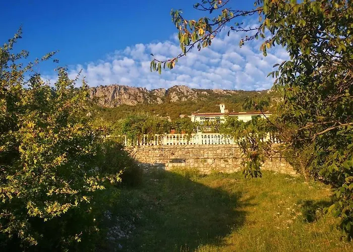 Domaine Vinodolsun Zwei Villen, Ein Grundstueck Und Platz Fuer Bis Zu 18 Personen 布里比尔