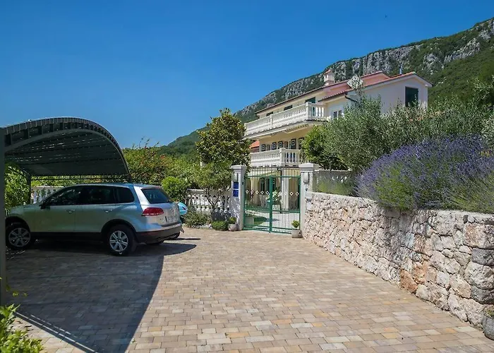 Domaine Vinodolsun Zwei Villen, Ein Grundstueck Und Platz Fuer Bis Zu 18 Personen Bribir (Primorje-Gorski Kotar)