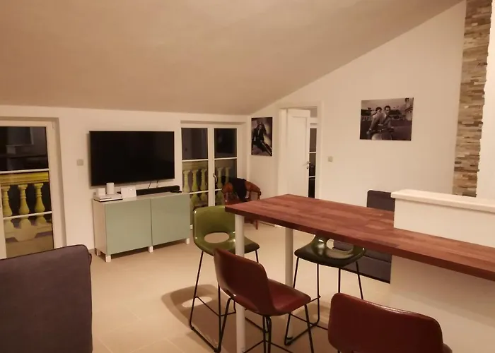 Domaine Vinodolsun Zwei Villen, Ein Grundstueck Und Platz Fuer Bis Zu 18 Personen Villa *