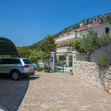 Domaine Vinodolsun Zwei Villen, Ein Grundstück Und Platz Für Bis Zu 20 Personen Bribir (Primorje-Gorski Kotar)