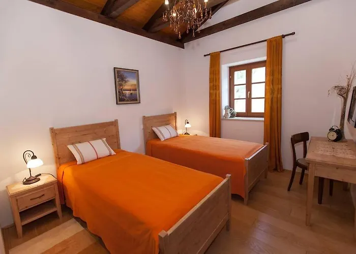 Domaine Vinodolsun Zwei Villen, Ein Grundstueck Und Platz Fuer Bis Zu 18 Personen Vila *