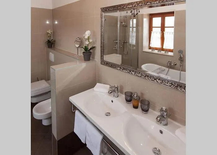 Domaine Vinodolsun Zwei Villen, Ein Grundstueck Und Platz Fuer Bis Zu 18 Personen Villa